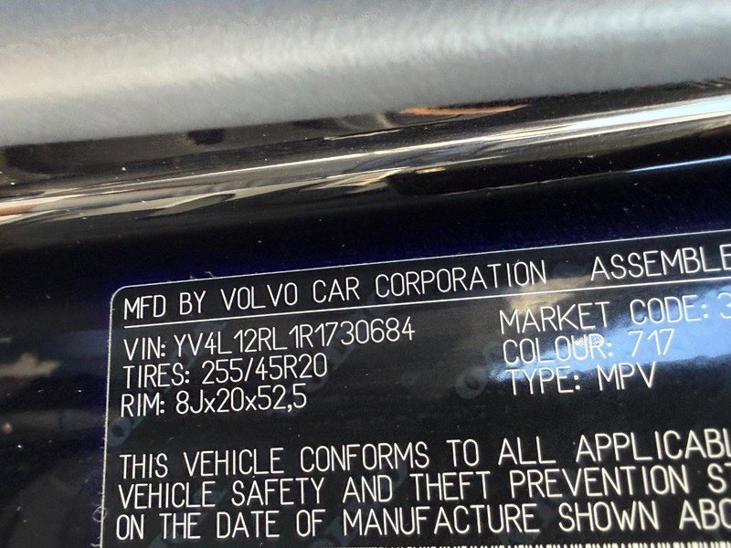 Certified 2024 Volvo XC60 B5 Plus w/ Protection Package Premier AWD/4WD image 25