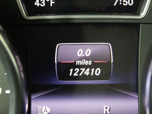 Used 2015 Mercedes-Benz GL 550 GL 550 image 20