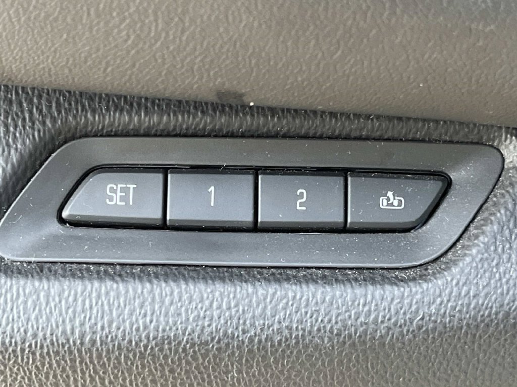 Used 2017 Cadillac Escalade Luxury AWD/4WD image 34