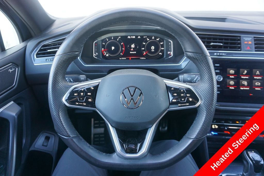 Used 2022 Volkswagen Tiguan SEL R-Line AWD/4WD image 3