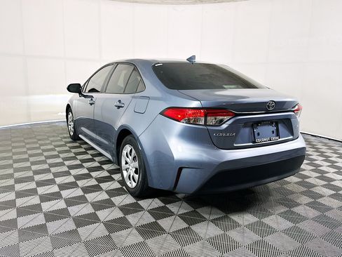Used 2024 Toyota Corolla LE FWD image 5