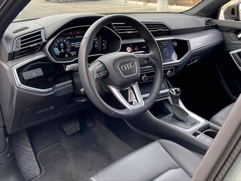 Used 2025 Audi Q3 2.0T Premium image 13