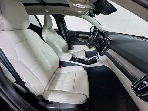 Used 2023 Volvo XC40 B5 Plus w/ Driver Assist Package AWD/4WD image 27