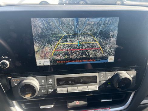 Used 2025 Toyota Grand Highlander XLE image 17