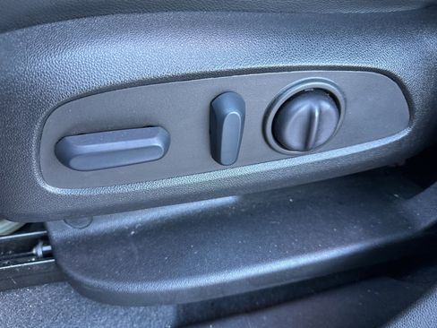 Used 2022 GMC Terrain SLT w/ Infotainment Package II image 39