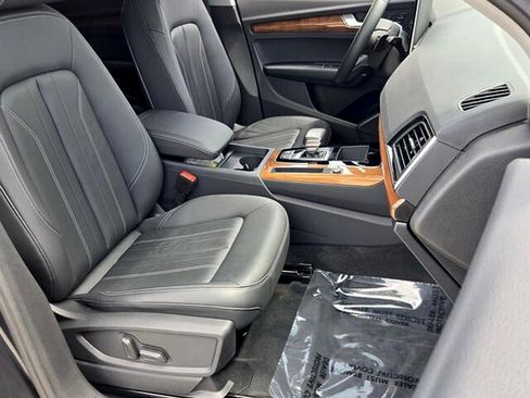 Used 2023 Audi Q5 2.0T Premium w/ Convenience Package AWD/4WD image 16