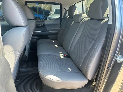 Used 2022 Toyota Tacoma SR5 w/ Technology Package RWD image 15