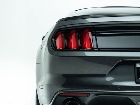 Used 2017 Ford Mustang GT image 17