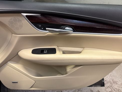 Used 2017 Cadillac XT5 Premium Luxury AWD/4WD image 22