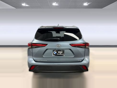 Used 2022 Toyota Highlander XLE FWD image 8