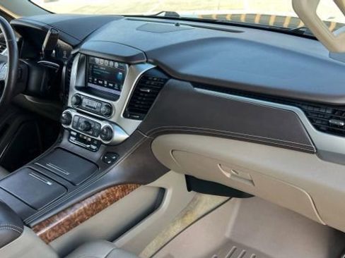 Used 2017 Chevrolet Suburban Premier image 18