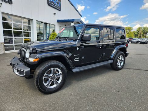Used 2021 Jeep Wrangler Unlimited Sahara w/ Cold Weather Group image 6