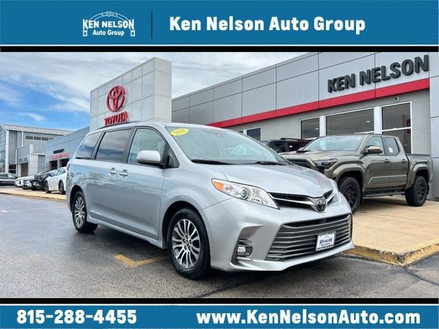 Used 2020 Toyota Sienna XLE FWD image 1