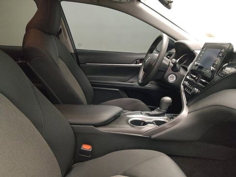 Used 2021 Toyota Camry LE image 21
