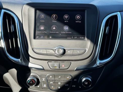 Used 2022 Chevrolet Equinox LT image 10