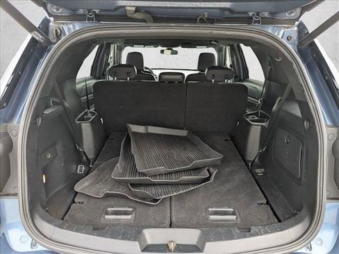 Used 2019 Ford Explorer XLT w/ Equipment Group 202A image 7