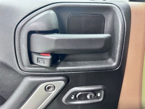 Used 2013 Jeep Wrangler Unlimited Sahara w/ Dual Top Group image 5