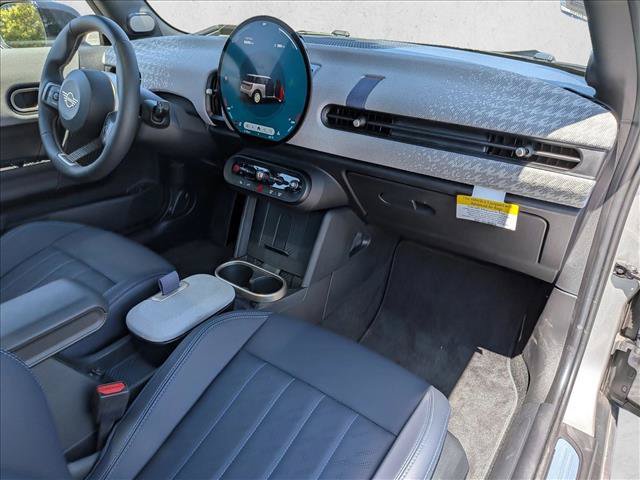 Used 2025 MINI Cooper 2-Door Hardtop FWD image 22