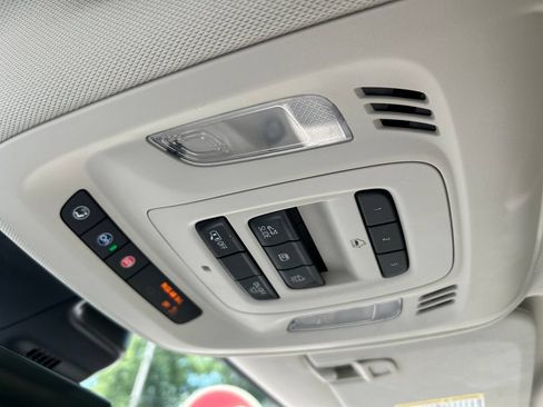 Used 2023 Buick Envision Avenir AWD/4WD image 33