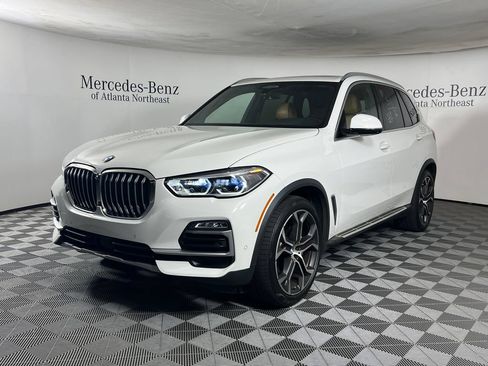 Used 2021 BMW X5 xDrive40i w/ Executive Package AWD/4WD image 3