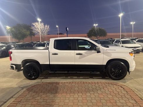 Used 2022 Chevrolet Silverado 1500 Custom image 10