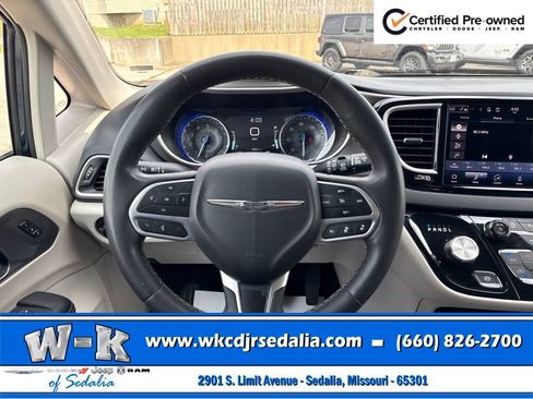 Certified 2023 Chrysler Pacifica Touring-L FWD image 47