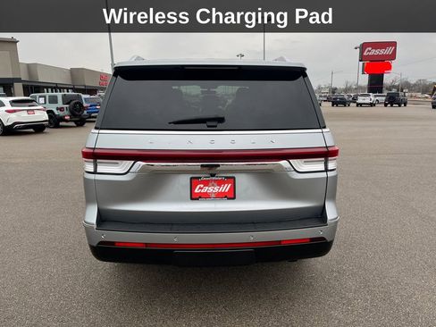 Used 2022 Lincoln Navigator Reserve image 5