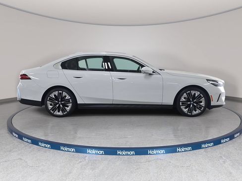 Used 2026 BMW 530i RWD image 6