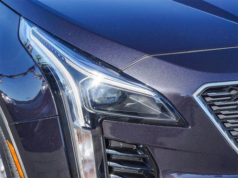 Used 2023 Cadillac XT4 Luxury w/ Cold Weather Package image 10