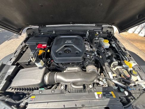 Used 2022 Jeep Wrangler Unlimited Sport AWD/4WD image 11