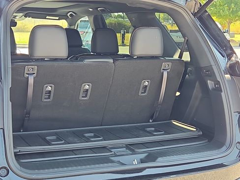 Used 2025 Honda Pilot TrailSport image 9