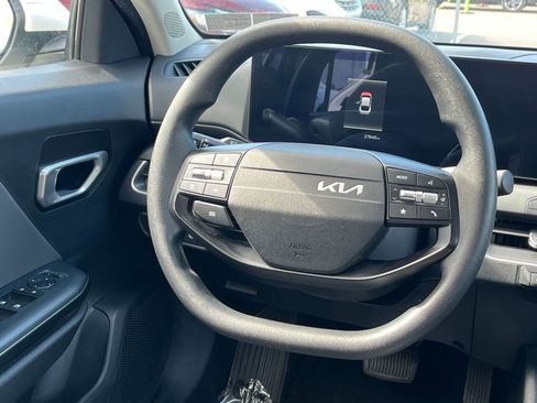 Used 2025 Kia K4 FWD image 28