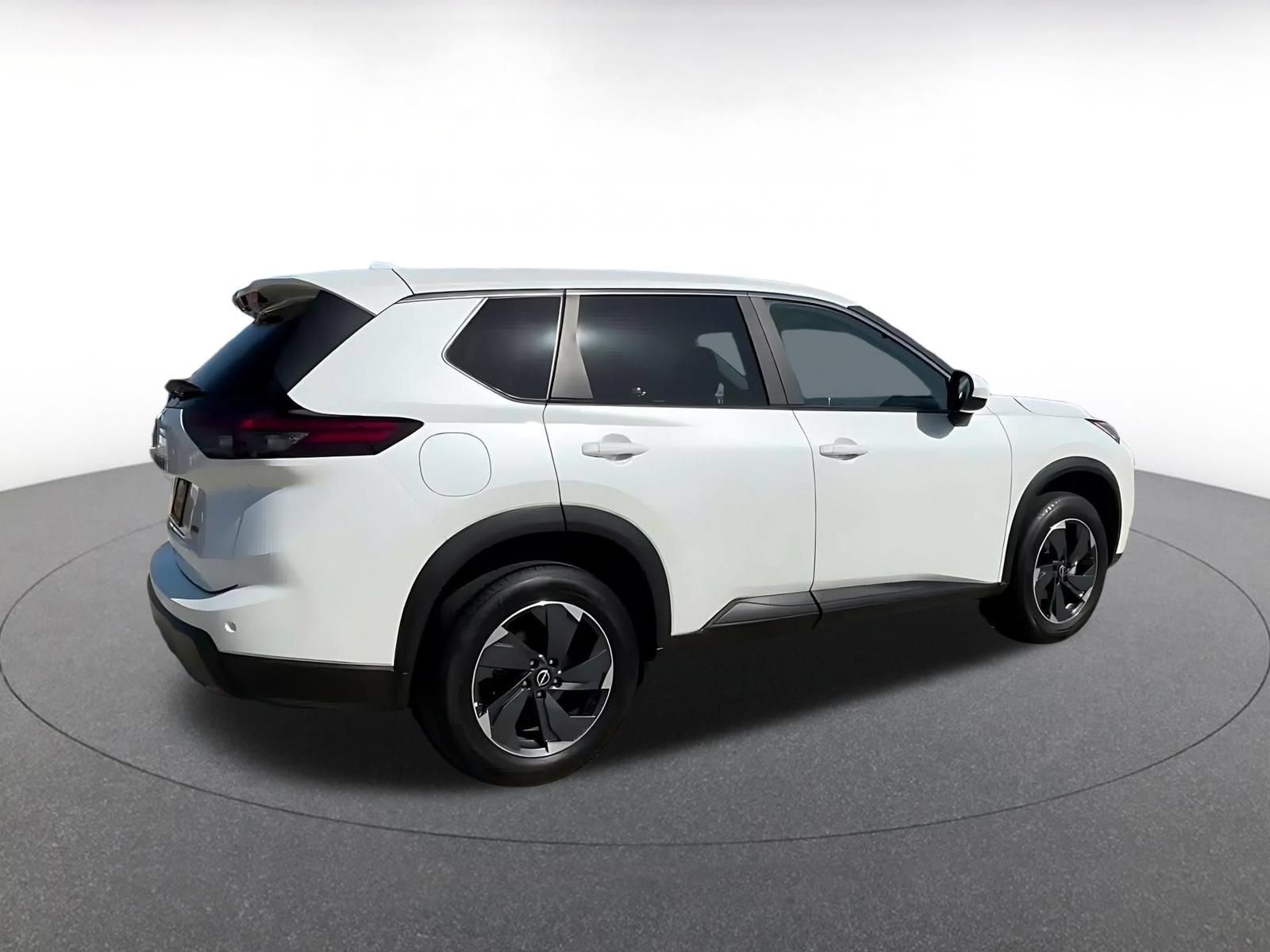 Used 2025 Nissan Rogue SV AWD/4WD image 13