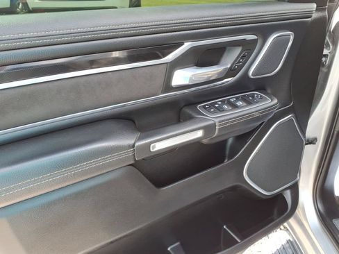 Used 2022 RAM 1500 Laramie AWD/4WD image 12