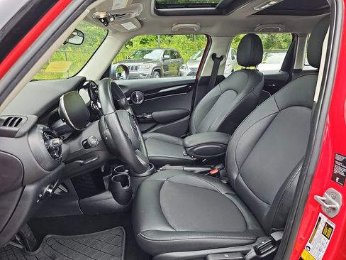 Used 2022 MINI Cooper 4-Door Hardtop FWD image 10