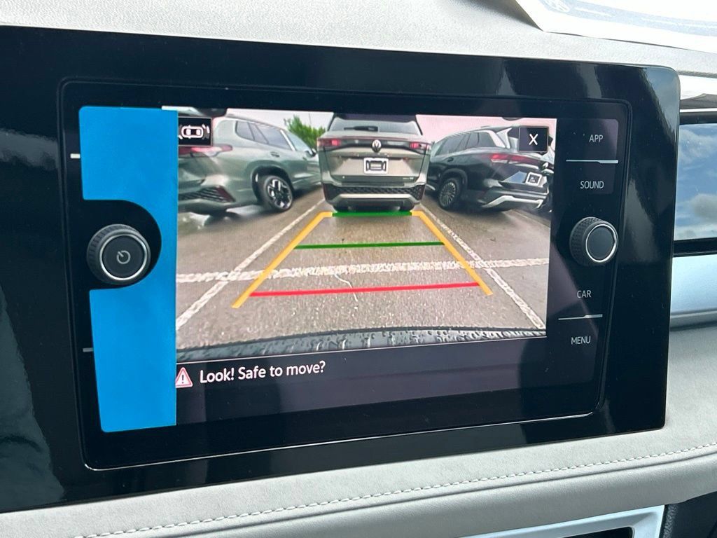 New 2026 Volkswagen Taos SE FWD image 33