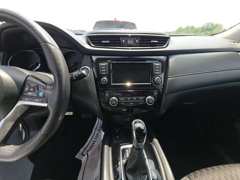 Used 2020 Nissan Rogue SV w/ Premium Package AWD/4WD image 7