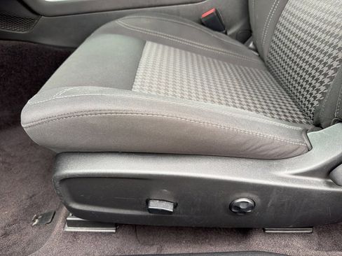 Used 2019 Dodge Challenger SXT image 27