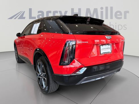 Used 2025 Cadillac Optiq Sport 2 AWD/4WD image 3