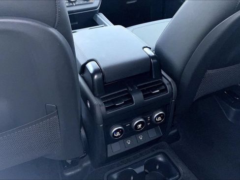 Used 2025 Land Rover Defender 130 X-Dynamic SE AWD/4WD image 24