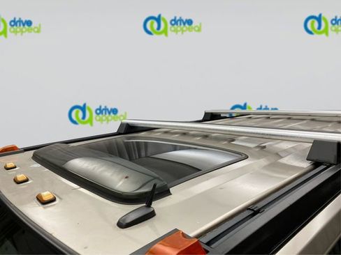 Used 2005 HUMMER H2 Luxury w/ Preferred Equipment Group image 13