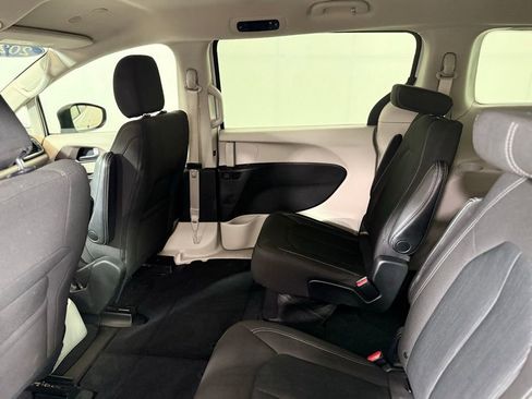Used 2023 Chrysler Voyager LX FWD image 22