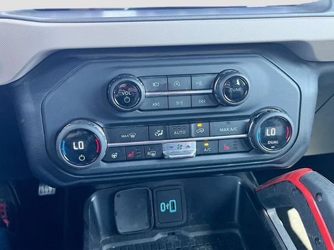 Used 2024 Ford Bronco Wildtrak AWD/4WD image 16