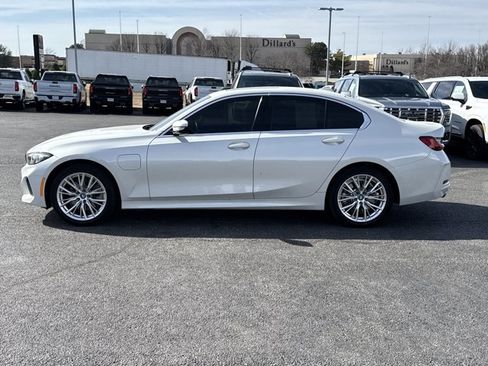 Used 2024 BMW 330e image 11