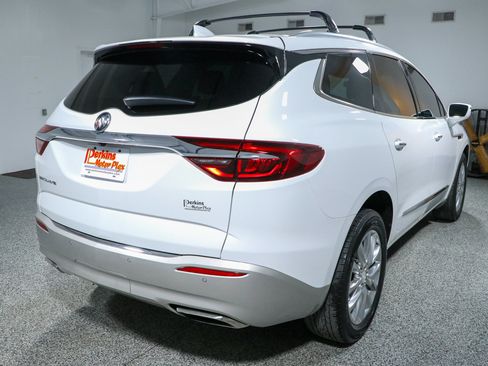 Used 2020 Buick Enclave Premium w/ Sun and Sites Package FWD image 7
