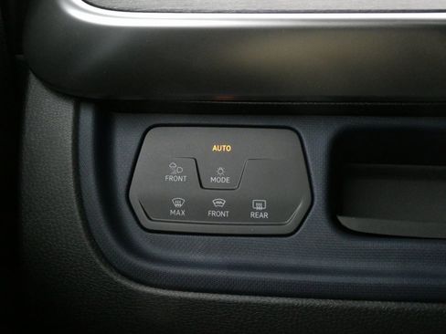 New 2025 Volkswagen ID. Buzz Pro S Plus image 16