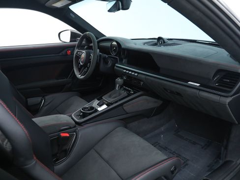 Used 2025 Porsche 911 GT3 RS RWD image 19