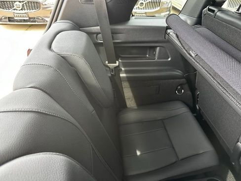 Used 2024 Mercedes-Benz EQB 300 4MATIC image 37