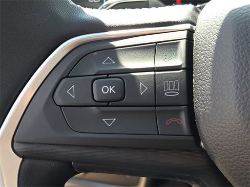 New 2025 Jeep Grand Cherokee L Laredo w/ Luxury Tech Group I image 24