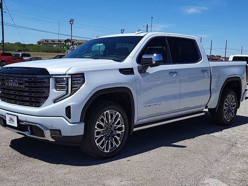 New 2026 GMC Sierra 1500 Denali Ultimate w/ LPO, Black Badging Package image 3